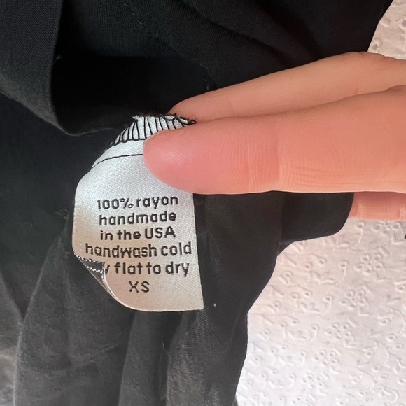 Revolve novella royale black button down ascot long top size XS - Picture 4 of 4